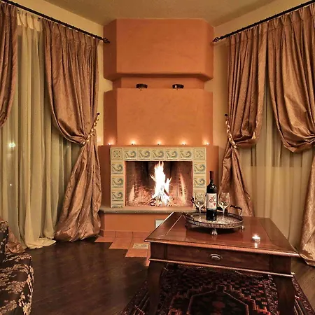 Aiora Luxury Отель